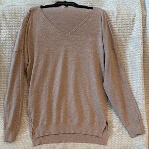 Amazon Women's V-Neck Oversized Ladies Med Sweater in Taupe